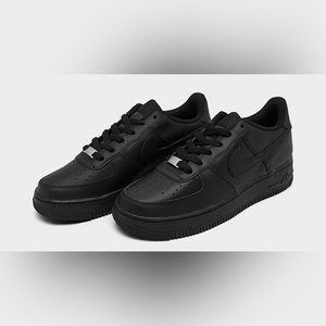 Nike Air Force 1 LE 🖤